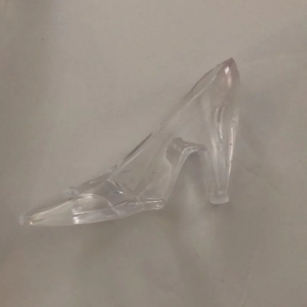 🛒 $12 -  12 x Clear plastic shoe party favors Weddings Showers